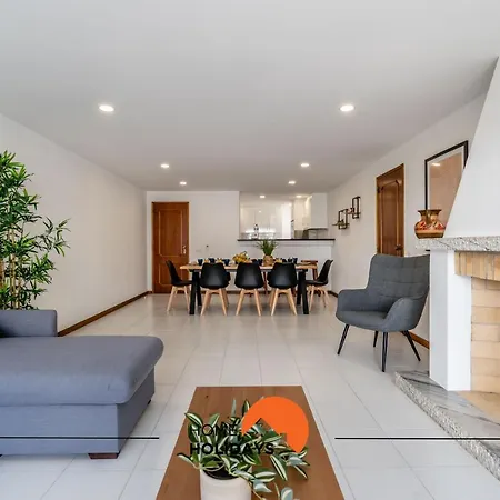 #169 3br Medronheira Spacious & Relax דירה *