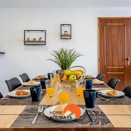 #169 T3 Medronheira By Holidays Appartamento *