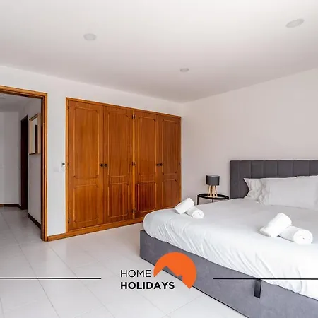 #169 T3 Medronheira By Holidays Appartamento