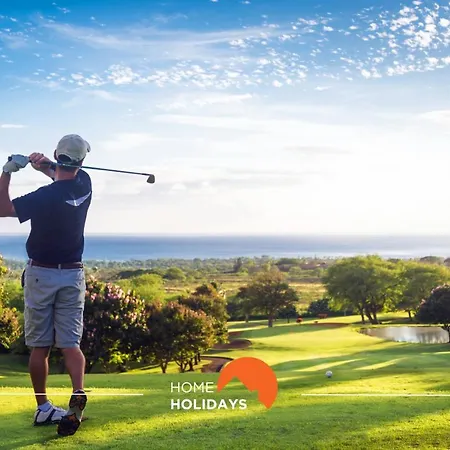 #169 T3 Medronheira By Holidays Appartamento *