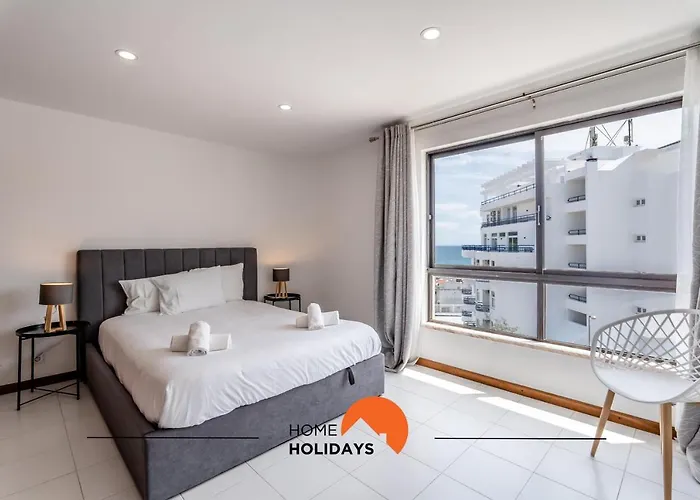 #169 T3 Medronheira By Holidays Appartamento