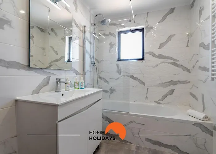 Appartamento #169 T3 Medronheira By Holidays *