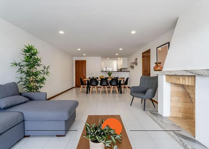 #169 T3 Medronheira By Holidays Appartamento *