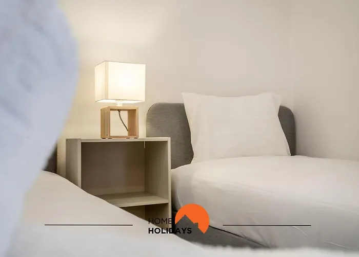 #169 T3 Medronheira By Holidays Appartamento