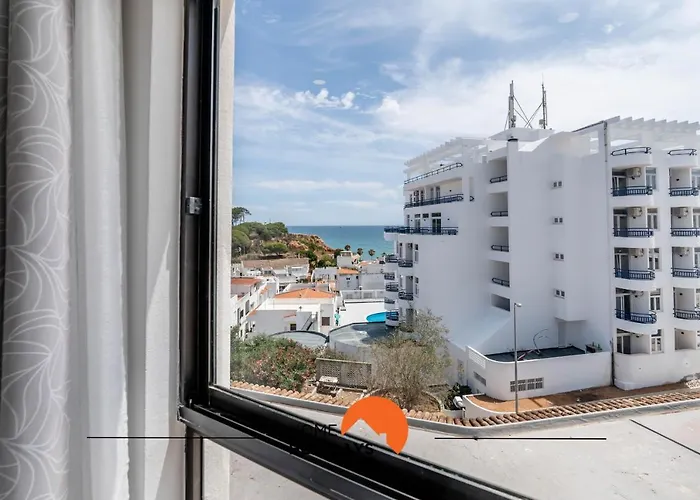 #169 T3 Medronheira By Holidays Appartamento *