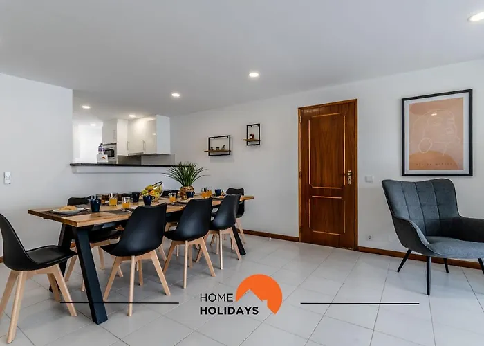 #169 T3 Medronheira By Holidays Appartamento *